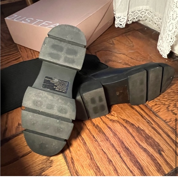 Justfab Toni lug sole boots, black, size 5.5 - Picture 8 of 9